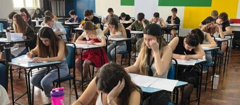 3ªs séries da Unidade Fundação Evangélica realiza simulado de teste proficiência TOEFL ITP