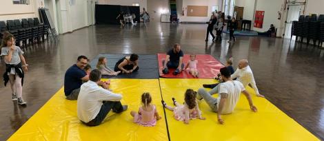 Alunas de balé e dança contemporânea da IENH participam de atividade especial com os pais