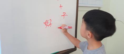 Alunos da Unidade Pindorama aprendem sobre a história da escrita e origem da língua portuguesa Alunos da Unidade Pindorama aprendem sobre a história da escrita e origem da língua portuguesa