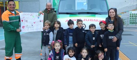 Ambulância da Unimed visita o Kindergarten 5B da Unidade Oswaldo Cruz Ambulância da Unimed visita o Kindergarten 5B da Unidade Oswaldo Cruz