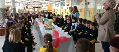 Aprendendo sobre a cultura da Rússia através da culinária na atividade “Worldcup Welcoming Day”  Aprendendo sobre a cultura da Rússia através da culinária na atividade “Worldcup Welcoming Day”