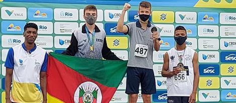 Atletismo da IENH conquista ouro e pratas nos Jogos Escolares Brasileiros