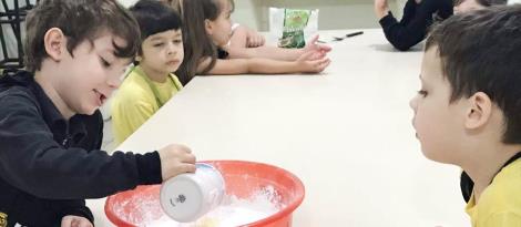 Cooking Class a partir da hora do conto "The Very hungry Caterpillar" Cooking Class a partir da hora do conto "The Very hungry Caterpillar"