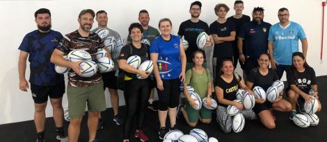 Coordenadora da área de Educação Física da IENH participa de formação de Rugby