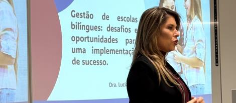 Coordenadora da IENH ministra palestra sobre gestão de escolas bilíngues no Canadá Coordenadora da IENH ministra palestra sobre gestão de escolas bilíngues no Canadá
