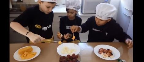 Cozinha que Inspira: alunos ensinam receitas culinárias em vídeos