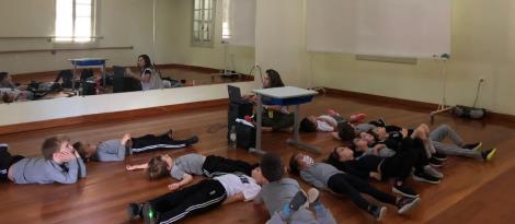 Crianças da Educação Infantil da IENH estudam o Sistema Solar Crianças da Educação Infantil da IENH estudam o Sistema Solar