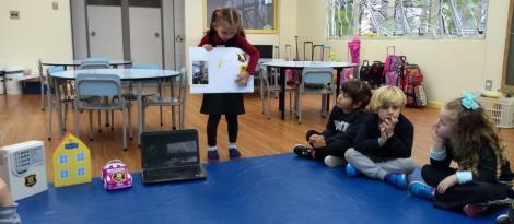 Crianças da Educação Infantil realizam apresentações sobre as profissões Crianças da Educação Infantil realizam apresentações sobre as profissões