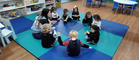 Crianças da Unidade Pindorama compartilham diversão de sala de aula com as famílias