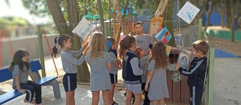 Crianças da Unidade Pindorama realizam atividade de leitura na “Árvore Literária” Crianças da Unidade Pindorama realizam atividade de leitura na “Árvore Literária”