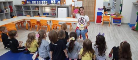 Crianças do Nível 4B da Educação Infantil aprendem sobre unidade de medida  Crianças do Nível 4B da Educação Infantil aprendem sobre unidade de medida