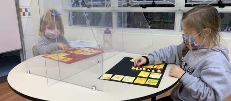 Crianças no Nível 3B da Unidade Pindorama estudam os animais selvagens Crianças no Nível 3B da Unidade Pindorama estudam os animais selvagens