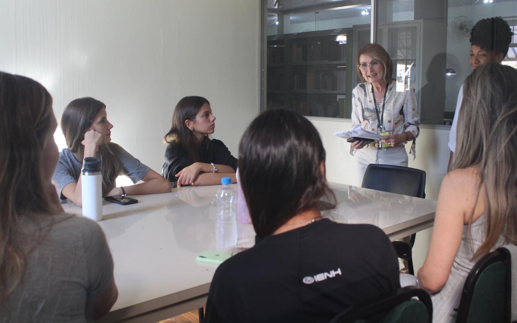 Estudantes da Fundação Evangélica participam do Seminário do Projeto Um olhar para o outro