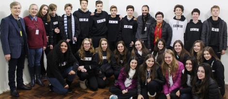 Estudantes da IENH embarcam para Intercâmbio no Canadá Estudantes da IENH embarcam para Intercâmbio no Canadá