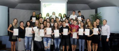 Estudantes do Currículo Bilíngue da IENH têm excelente desempenho nos exames de Cambridge Estudantes do Currículo Bilíngue da IENH têm excelente desempenho nos exames de Cambridge