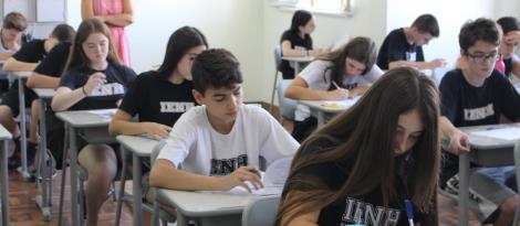 Estudantes do Ensino Médio da IENH participam da Olimpíada Brasileira de Biologia Estudantes do Ensino Médio da IENH participam da Olimpíada Brasileira de Biologia