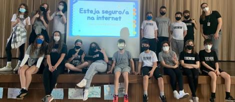 Estudantes dos 6°s anos da Unidade Oswaldo Cruz trabalham segurança na internet