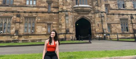 Ex-aluna da IENH é aceita em universidades na Austrália, Canadá e Nova Zelândia