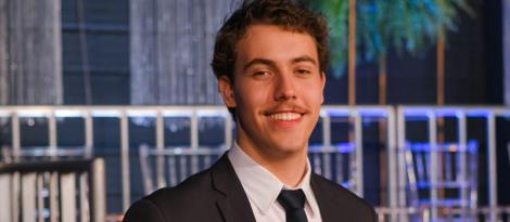 Ex-aluno da IENH cursa Administração Internacional na Erasmus University of Rotterdam Ex-aluno da IENH cursa Administração Internacional na Erasmus University of Rotterdam