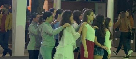 Grupo de Dança da IENH realiza intervenção artística na Universidade 