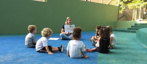 História e experimentação na aula do Nível 2D da Educação Infantil da Unidade Oswaldo Cruz História e experimentação na aula do Nível 2D da Educação Infantil da Unidade Oswaldo Cruz
