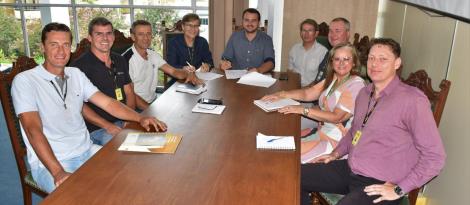 IENH e Prefeitura de Dois Irmãos firmam parceria para projeto de atletismo