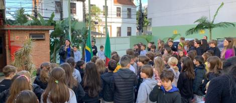 IENH realiza Hora Cívica em comemoração ao Dia da Independência do Brasil 