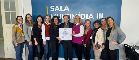 IENH recebe placa que representa parceria com a Universidad de Salamanca