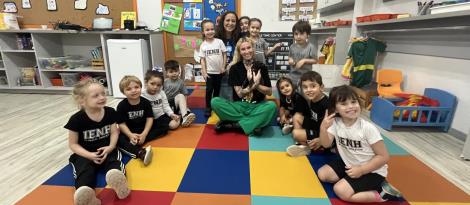 Kindergarten 4B da Unidade Oswaldo Cruz recebe visita de ONG Campo Bom pra Cachorro Kindergarten 4B da Unidade Oswaldo Cruz recebe visita de ONG Campo Bom pra Cachorro