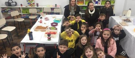 Lanches criativos para trabalhar as formas geométricas em Inglês e Português Lanches criativos para trabalhar as formas geométricas em Inglês e Português