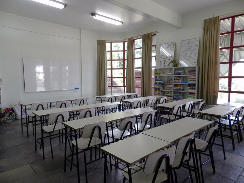 Infraestrutura e segurança do Ensino Médio