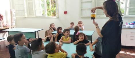 Natureza é objeto de estudos na pesquisa do Nível 3 da Educação Infantil Bilíngue Natureza é objeto de estudos na pesquisa do Nível 3 da Educação Infantil Bilíngue