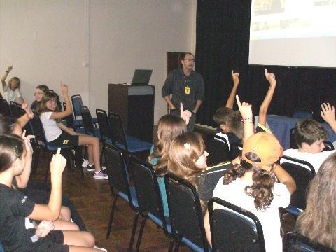 Alunos da IENH assistem Palestra sobre Novas Tecnologias