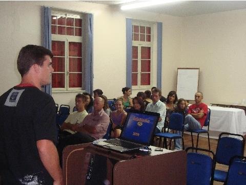 Atletismo da IENH realiza reunião