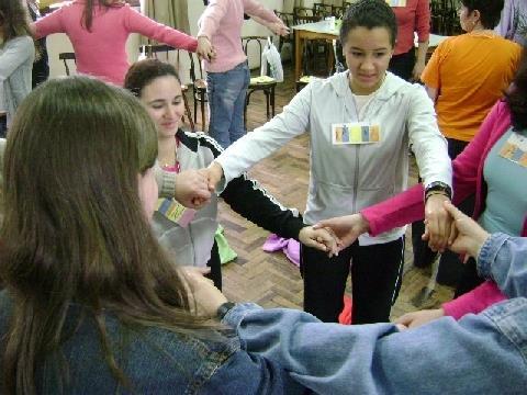 Docentes da IENH ministram oficinas no I Encontro Inter-Paroquial de Orientadores do Culto Infantil