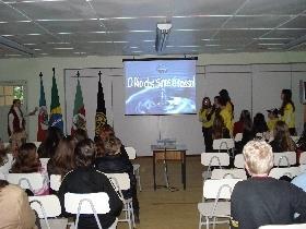 Alunos da Fundação Evangélica incentivam a preservação do Rio dos Sinos