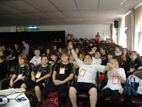 Grupo de Teatro do Ensino Fundamental da IENH participa do 14º INTESI