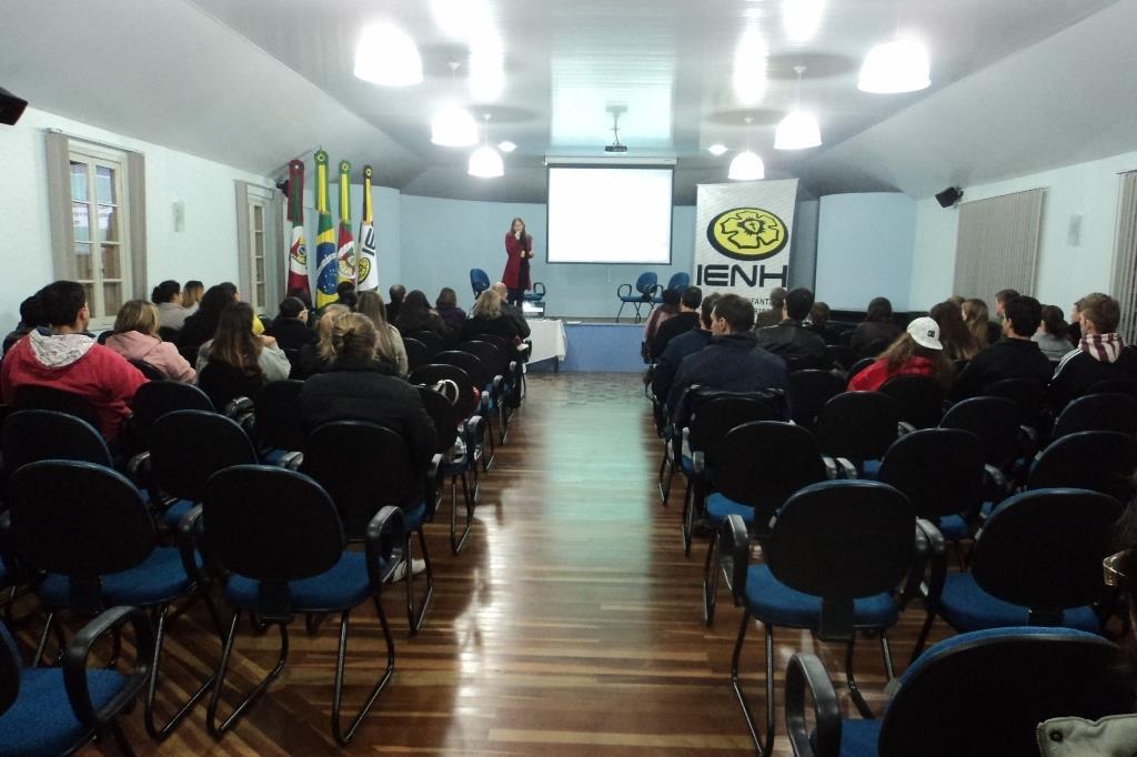 Evento sobre o Meio Ambiente na Faculdade IENH