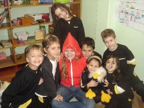 Alunos do Pindorama recebem visita da Chapeuzinho Vermelho