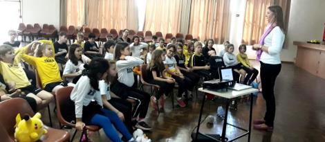 Palestra em inglês para aprender sobre emoções no Currículo Bilíngue Palestra em inglês para aprender sobre emoções no Currículo Bilíngue