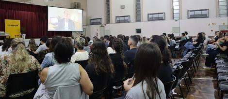 Palestra “IA na Educação: impactos e possibilidades” é ministrada na IENH