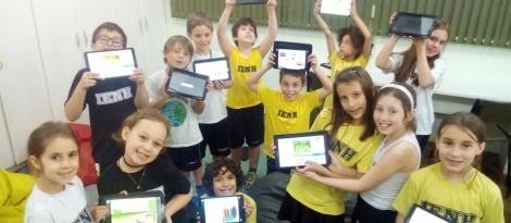 Pop Art e Programação: alunos bilíngues criam releituras utilizando aplicativo Scratch Jr Pop Art e Programação: alunos bilíngues criam releituras utilizando aplicativo Scratch Jr
