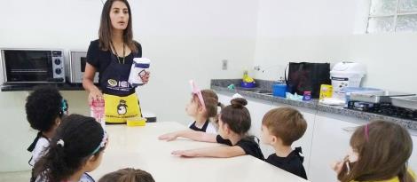Produção de Easter Cookies na aula de Inglês da Educação Infantil Produção de Easter Cookies na aula de Inglês da Educação Infantil