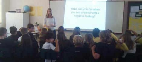 Talking about emotions: alunos dos 3ºs anos participam de palestra sobre emoções em Inglês Talking about emotions: alunos dos 3ºs anos participam de palestra sobre emoções em Inglês