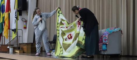 Teatro lúdico aborda o Setembro Amarelo na Unidade Oswaldo Cruz 