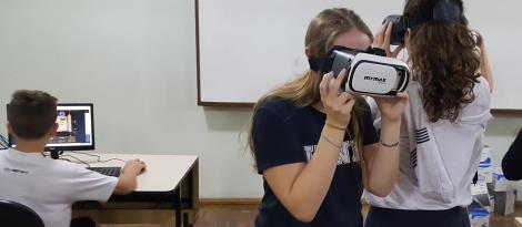 Tecnologia e literatura: aprendendo sobre contos com realidade virtual e games