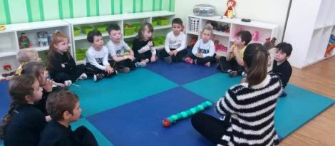 The very hungry caterpillar – hora do conto e aprendizado em Inglês The very hungry caterpillar – hora do conto e aprendizado em Inglês