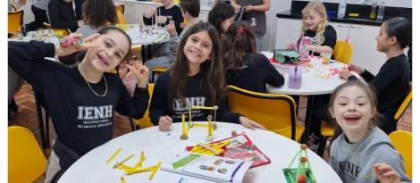 Turmas do Year 3 exploram formas geométricas na Unidade Pindorama Turmas do Year 3 exploram formas geométricas na Unidade Pindorama