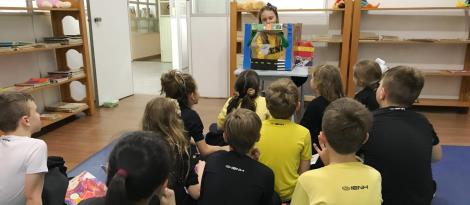 Vivências bilíngues a partir de livros em inglês na Unidade Pindorama Vivências bilíngues a partir de livros em inglês na Unidade Pindorama