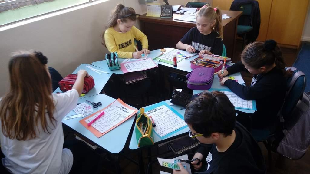 Preços baixos em Snakes & Ladders Infantil Jogos tradicionais e de